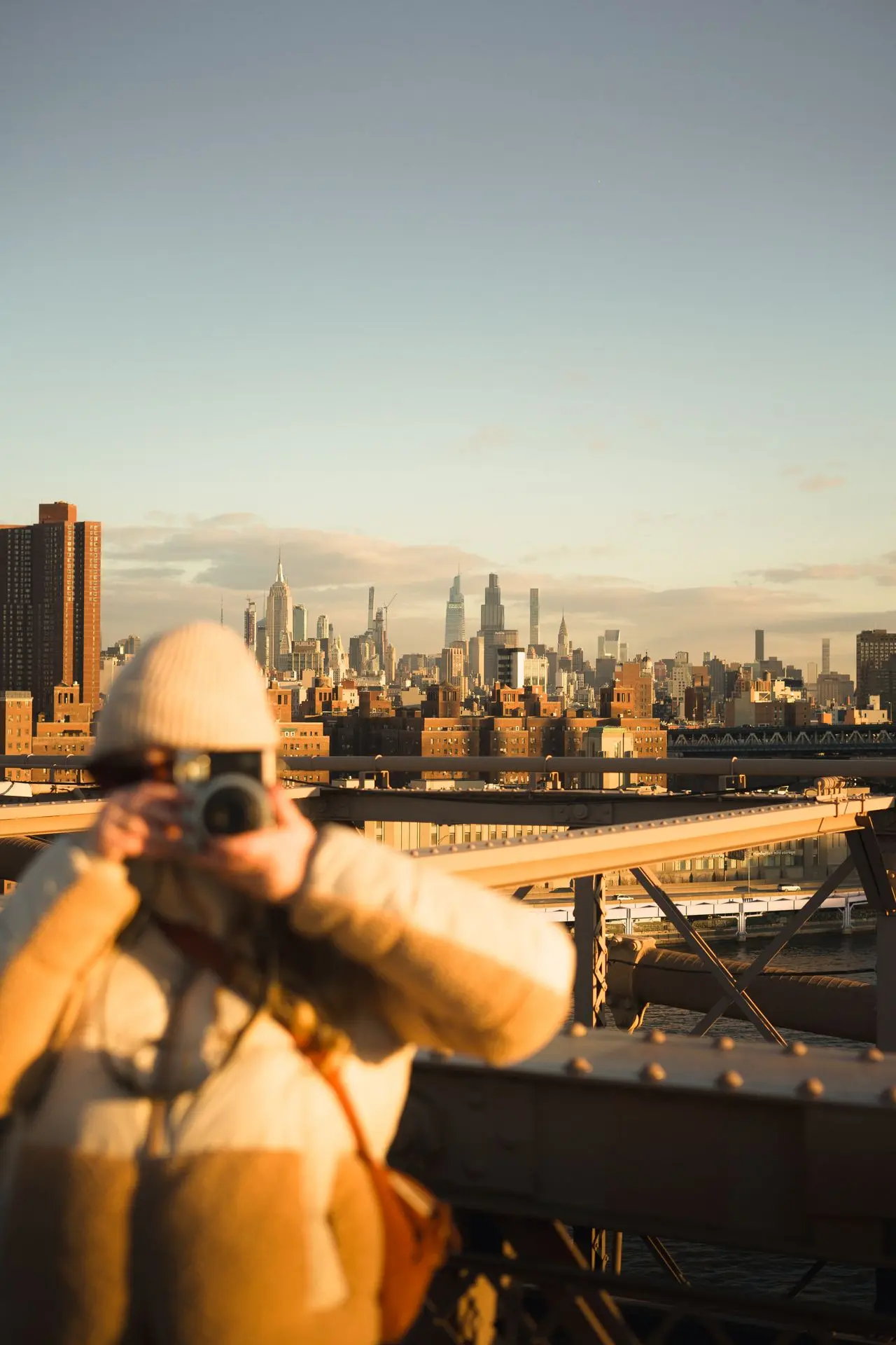 Portrait réalisé à New City sur le pont de Brooklyn par Nathan Viel Photographie 