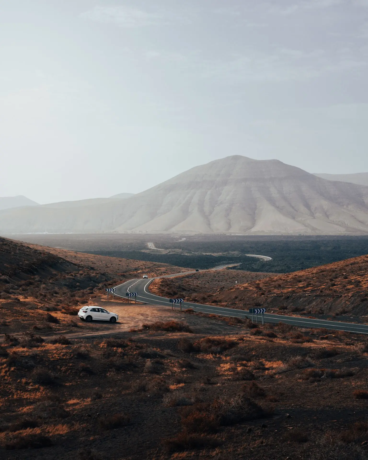 Photographie touristique de Lanzarote avec un volcan par Nathan Viel Photographie